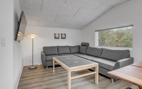 Eicke - 20M from the Sea: Hout, Flooring, Plafond, Meubilair, Interieur Ontwerp, Verdieping, Bankstel, Kamer, Woonkamer