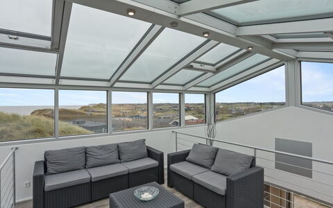 Eicke - 20M from the Sea: Plafond, Schaduw, Daylighting, Glas, Stoel, Straal, Balkon, Ontwerp, Outdoor Structuur