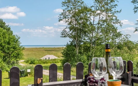 Arendine - 250M from the Sea: Meubilair, Tafel, Buitenmeubels, Stoel, Buitentafel, Keuken En Eettafel, Tuin, Schaduw, Landscaping, Gazon