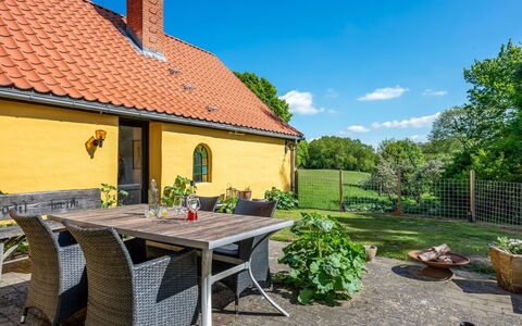 Aika - 1.6Km to the Fjord: Struik, Land Lot, Verblijf, Tuin, Backyard, Buitenmeubels, Landscaping, Boerderij, Werf, Landgoed