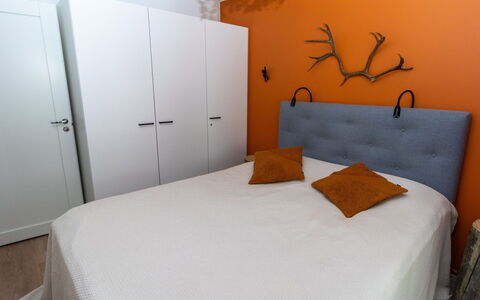 Lomapesä: Meubilair, Bed, Bedding, Slaapkamer, Interieur Ontwerp, Laken, Muur, Verdieping, Hout, Linens