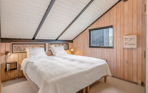 Lasse - 550M from the Sea: Hout, Plafond, Interieur Ontwerp, Verdieping, Slaapkamer, Flooring, Huis, Bed, Hardwood, Kamer
