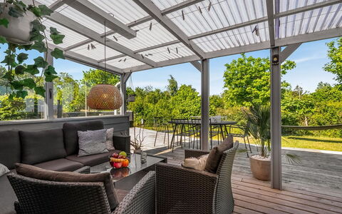 Ally - 1.2Km from the Sea: Meubilair, Interieur Ontwerp, Hout, Plafond, Flooring, Verdieping, Houten Vloer, Keuken En Eettafel, Tafel, Lichte Inrichting