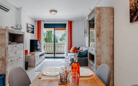 Jávea 455: Hout, Meubilair, Interieur Ontwerp, Flooring, Kamer, Verdieping, Appartement, Plafond, Stoel, Woonkamer