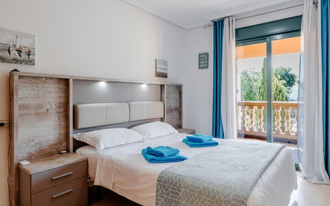 Jávea 455: Bed, Slaapkamer, Meubilair, Interieur Ontwerp, Bedding, Laken, Huis, Appartement, Verdieping, Kamer