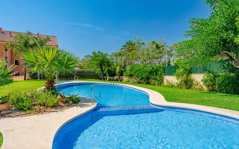 Jávea 455: Zwembad, Blauw, Toevlucht, Vrije Tijd, Samengesteld Materiaal, Eco Hotel, Landscaping, Schaduw, Hacienda, Hotel