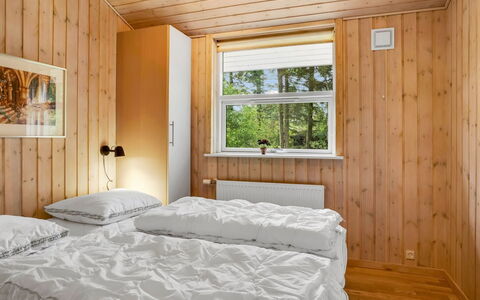 Uma - from the Sea: Hout, Interieur Ontwerp, Flooring, Slaapkamer, Plafond, Verdieping, Kamer, Bed, Meubilair, Huis