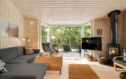 Uma - from the Sea: Meubilair, Interieur Ontwerp, Flooring, Bankstel, Hout, Verdieping, Woonkamer, Plafond, Kamer, Verlichting