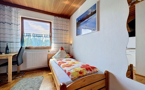 Augsburg-Diedorf 150: Interieur Ontwerp, Huis, Appartement, Kamer, Slaapkamer, Plafond, Bed, Fotolijst, Hotel, Hardwood