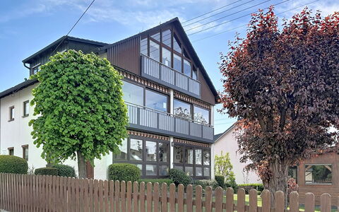 Augsburg-Diedorf 150: Woongebied, Siding, Schuifraam, Hek, Balkon, Oprit, Home Schermen, Poort