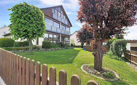 Augsburg-Diedorf 150: Woongebied, Siding, Schuifraam, Hek, Balkon, Oprit, Home Schermen, Poort