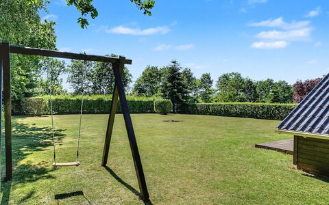 Troen - 400M from the Sea: Gras, Plain, Land Lot, Tuin, Gazon, Schaduw, Park, Weide, Landscaping