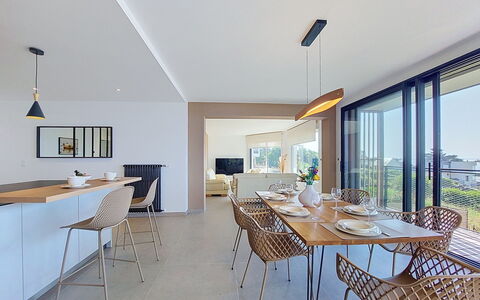 4 Mouettes: Meubilair, Interieur Ontwerp, Flooring, Keuken En Eettafel, Stoel, Eetkamer, Plafond, Hout, Verdieping, Tafel