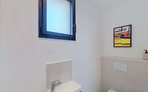 4 Mouettes: Muur, Flooring, Verdieping, Loodgieterswerkinrichting, Interieur Ontwerp, Huis, Kamer, Badkamer, Kraan