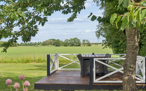 Saku - 375M from the Sea: Tuin, Gazon, Dek, Buitenmeubels, Schaduw, Weide, Werf, Hardwood, Hek, Stoel