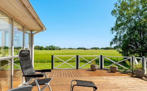 Saku - 375M from the Sea: Lucht, Veranda, Land Lot, Dek, Stoel, Buitenmeubels, Schaduw, Verblijf, Hardwood, Outdoor Structuur
