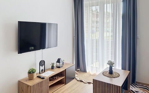 Korzo: Meubilair, Interieur Ontwerp, Muur, Flooring, Hout, Verdieping, Kamer, Huis, Verlichting, Woonkamer