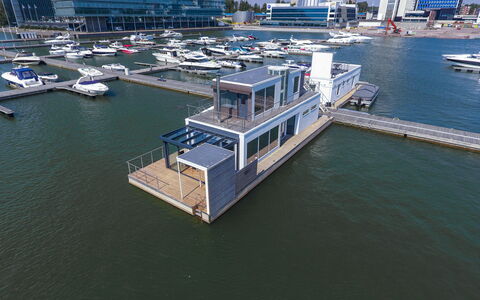 Villa Helmi: Watercraft, Boot, Naval Architecture, Dok, Schip, Balkon