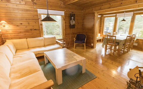Villa Jumalvik: Hout, Flooring, Plafond, Houten Vloer, Verdieping, Interieur Ontwerp, Huis, Hardwood, Huis, Meubilair