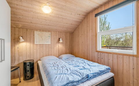 Swartebrand - 400M to the Fjord: Hout, Slaapkamer, Huis, Plafond, Hardwood, Bed, Plank, Bed Frame, Beits, Bedding