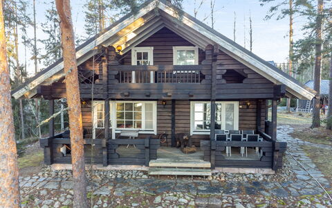Villa Karmu: Hout, Verblijf, Huis, Huis, Siding, Blokhut, Veranda, Timmerhout, Winter, Garden Gebouwen