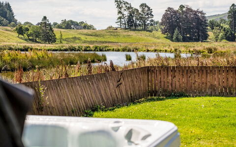 Easter Caiplich: Landschap, Tuin, Gazon, Landscaping, Weide, Zwembad, Park, Werf, Eco Hotel