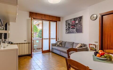 Casa Elena: Interieur Ontwerp, Appartement, Flooring, Verdieping, Kamer, Plafond, Beits, Hardwood, Stoel, Woonkamer