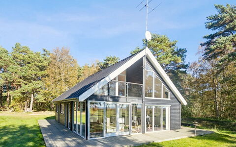 Aman - 100M from the Sea: Gras, Hout, Landelijk Gebied, Struik, Verblijf, Dak, Plain, Land Lot, Huis, Groundcover