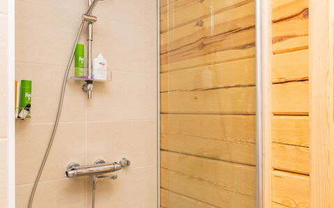 Tuulentupa: Hout, Flooring, Verdieping, Loodgieterswerkinrichting, Beits, Badkamer, Hardwood, Plank, Loodgieter, Houten Vloer