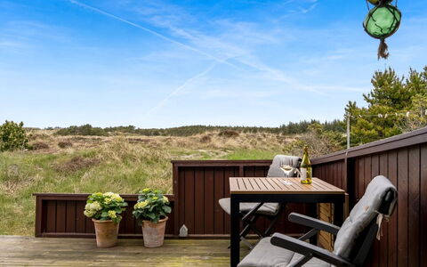Thorgny - 1Km from the Sea: Plantengemeenschap, Zonlicht, Kruidachtige Plant, Tuin, Plantage, Landbouw, Boerderij