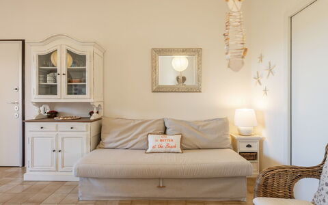 Serena: Meubilair, Interieur Ontwerp, Bankstel, Flooring, Kamer, Verdieping, Hout, Woonkamer, Verlichting, Textiel