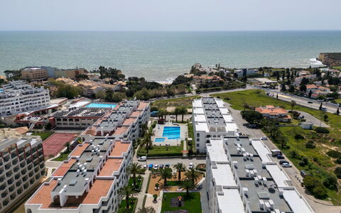 Be My Guest: Toevlucht, Appartement, Zee, Condominium, Kust, Zwembad, Hotel, Badplaats, Badplaats, Luchtfotografie