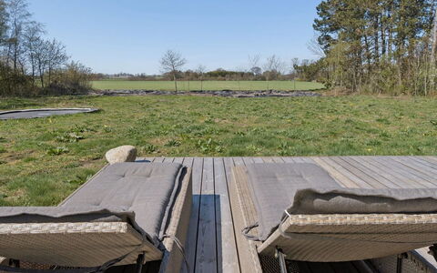 Arisa - 1.2Km from the Sea: Meubilair, Buitenmeubels, Tableware, Tafel, Drinkware, Stoel, Buitentafel, Voedsel, Fles