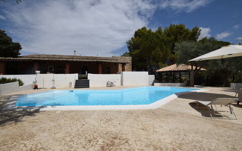Villa Chiaramonte Gulfi: Architectuur, Zwembad, Huis, Landgoed, Schaduw, Toevlucht, Hacienda, Eco Hotel, Boerderij, Villa