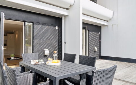 Benthe - 100M from the Sea: Huis, Dak, Huis, Verblijf, Schuur, Garden Gebouwen, Siding, Werf, Blokhut, Hut