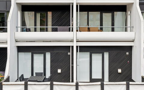 Benthe - 100M from the Sea: Huis, Dak, Huis, Verblijf, Schuur, Garden Gebouwen, Siding, Werf, Blokhut, Hut