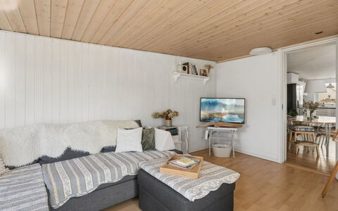 Pihla - 1Km from the Sea: Vegetation, Struik, De Lente, Verblijf, Tuin, Schaduw, Backyard, Werf, Stoel
