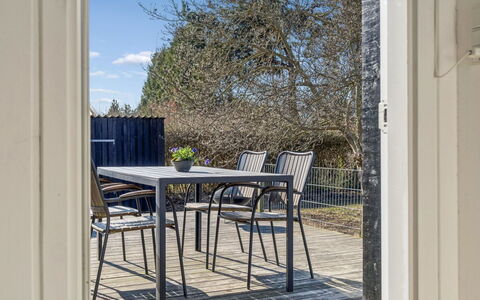 Pihla - 1Km from the Sea: Vegetation, Struik, De Lente, Verblijf, Tuin, Schaduw, Backyard, Werf, Stoel