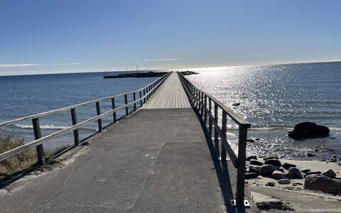 Gittel - 200M from the Sea: Blauw, Water, Horizon, Zee, Pier, Boardwalk, Brug, Wolk, Kust En Oceanic Landvormen