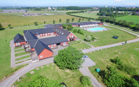 Anabella - 6Km from the Sea: Landgoed, Toevlucht, Zwembad, Gazon, Eco Hotel, Landscaping, Werf, Park, Boerderij, Hacienda