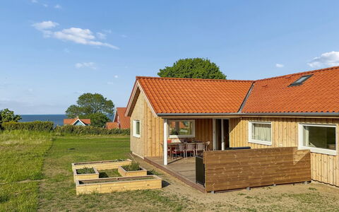 Nani - 500M from the Sea: Dak, Huis, Huis, Verblijf, Deur, Siding, Landgoed, Gazon, Werf, Veranda