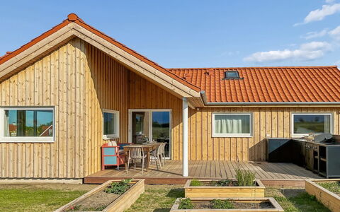 Nani - 500M from the Sea: Dak, Huis, Huis, Verblijf, Deur, Siding, Landgoed, Gazon, Werf, Veranda