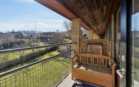 Amilia - 100M from the Sea: Vegetation, Struik, De Lente, Verblijf, Tuin, Schaduw, Backyard, Werf, Stoel