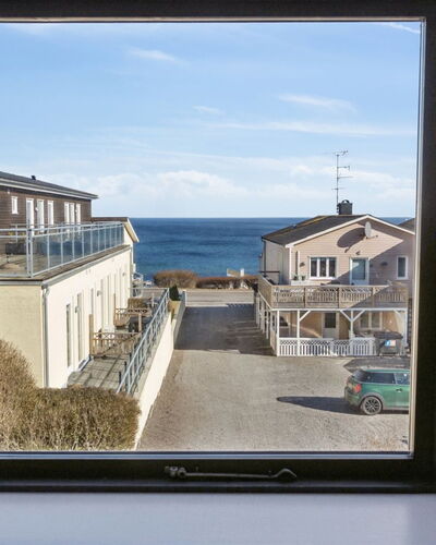Amilia - 100M from the Sea
