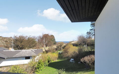 Krischan - 500M from the Sea: Vegetation, Struik, De Lente, Verblijf, Tuin, Schaduw, Backyard, Werf, Stoel