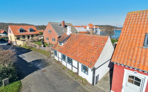 Ariela - 150M from the Sea: Huis, Verblijf, Veranda, Siding, Boerderij, Outdoor Structuur