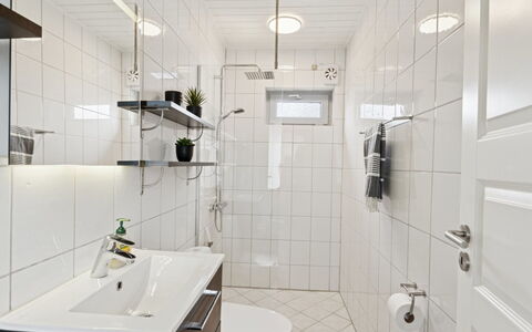 Evalina - 150M from the Sea: Badkamer, Interieur Ontwerp, Loodgieterswerkinrichting, Flooring, Muur, Verdieping, Wastafel, Wastafel In De Badkamer, Toilet, Kraan