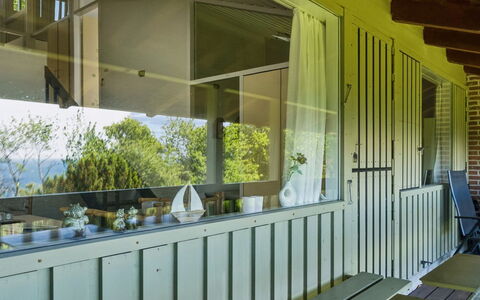 Arnt - 100M from the Sea: Veranda, Schaduw, Plafond, Glas, Balkon, Hardwood, Eco Hotel, Daylighting, Beits, Plank