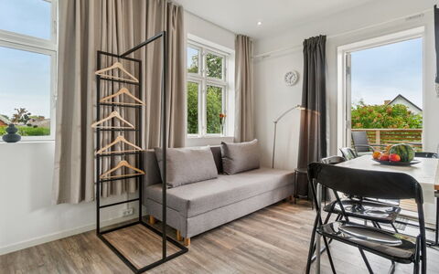 Elso - 5Km from the Sea: Meubilair, Interieur Ontwerp, Flooring, Verdieping, Houten Vloer, Hout, Huis, Kamer, Woonkamer, Verlichting