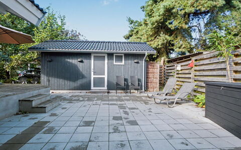 Vilmar - 250M from the Sea: Huis, Siding, Huis, Deur, Dak, Samengesteld Materiaal, Tuin, Verblijf, Garden Gebouwen, Buitenmeubels